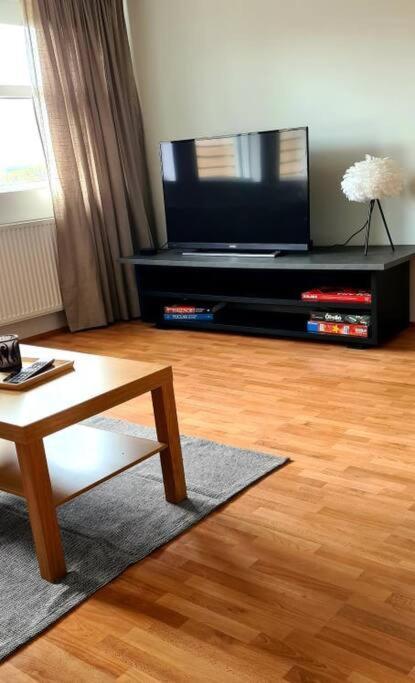 Lovely One Bedroom Apartment In Hafnarfjörður Eksteriør billede
